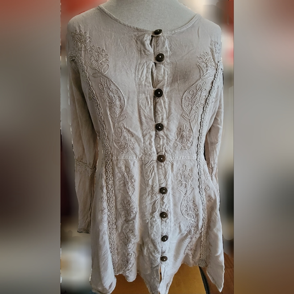 Embroidered blouse